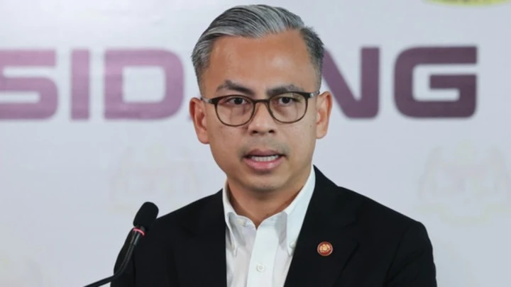 perbuatan pijak al-quran