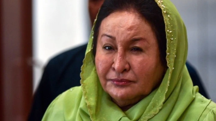 Projek Solar: Rosmah Terjatuh