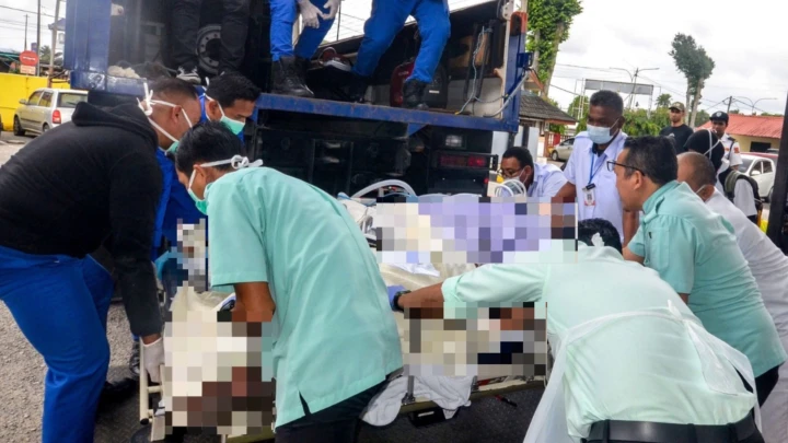 APM Bantu Pindahkan Pesakit 300Kg Ke HSNZ Guna Lori