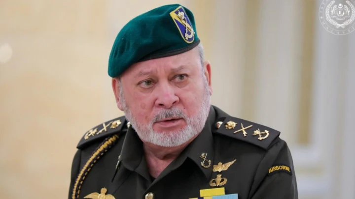Agong Zahir Amaran