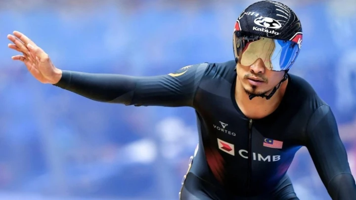 Azizulhasni, PKBM terima anugerah