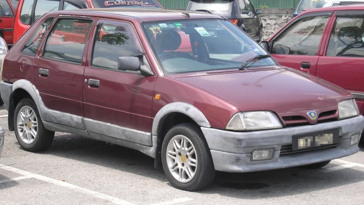 proton tiara 4 tahun