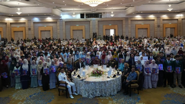Anugerah Dan Bantuan Pendidikan