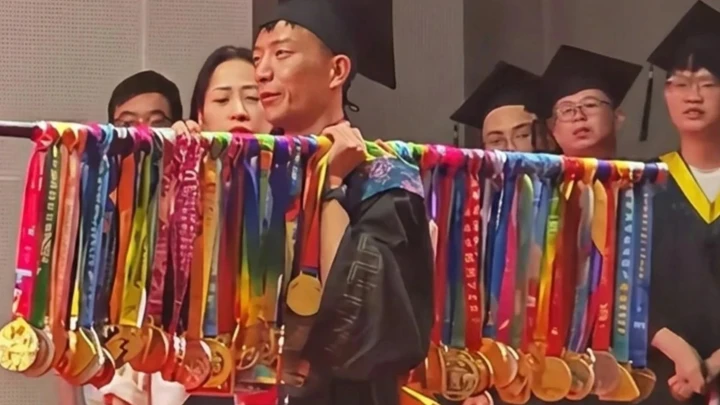 graduan 70 pingat maraton
