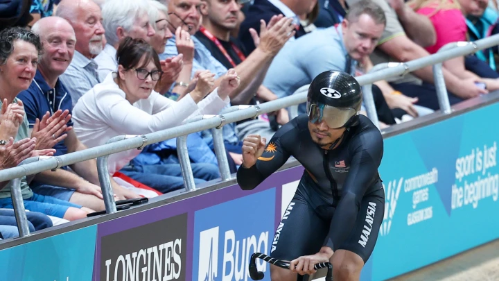 Kemasukan Semula AzizulHasni