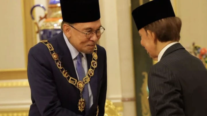 PM Anwar Dikurnia Darjah Kerabat