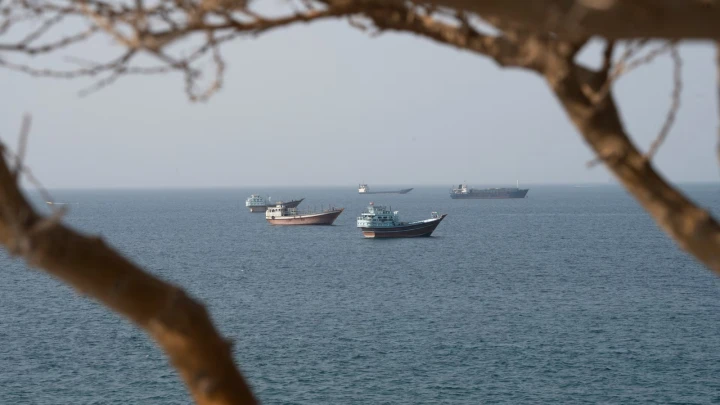 Iran Kenakan Bayaran Kapal