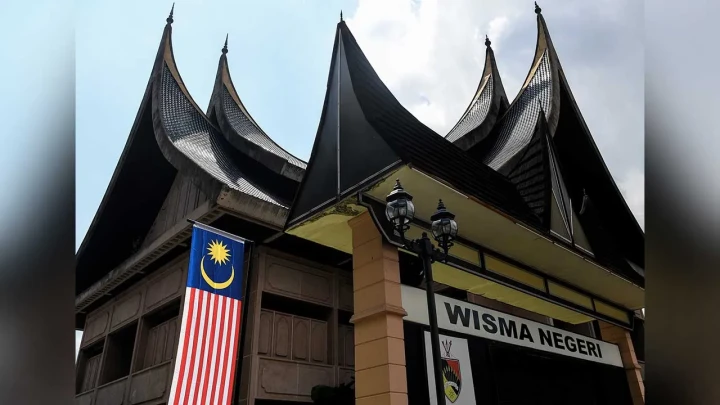 Surat pembatalan lantikan Exco