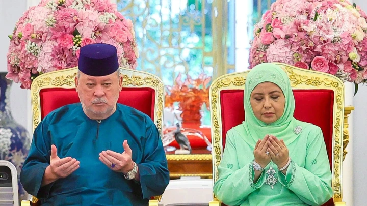 Agong Zahir Ucapan Takziah Pemergian Tun Hasmah