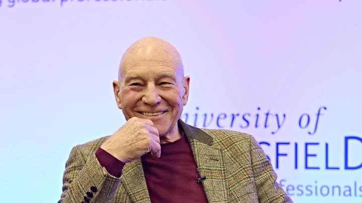 Patrick Stewart Meninggal Dunia