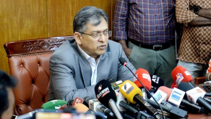 Bangladesh Bina Kem Tentera Berhampiran Rohingya