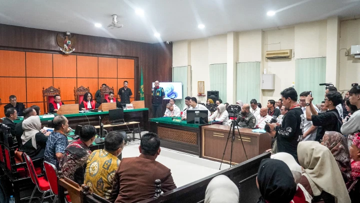 Penduduk Indonesia Saman Prabowo